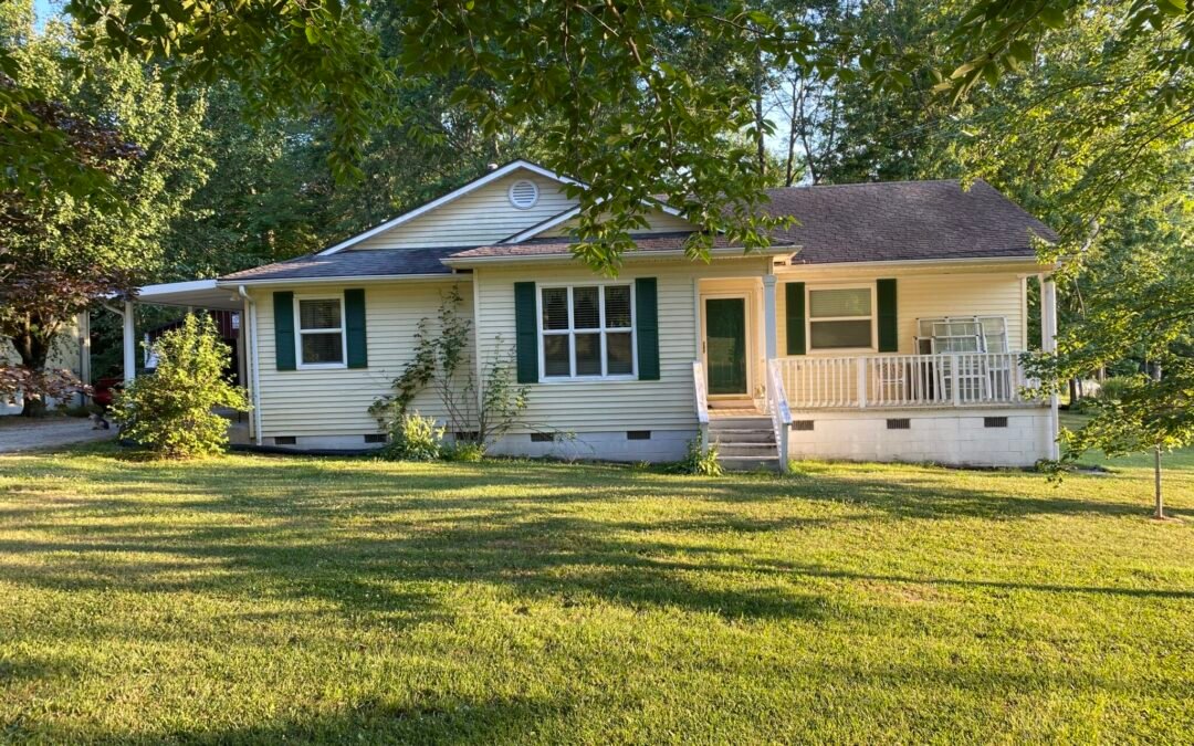 Nice Home & 12.5+- Acres w/Outbuildings Personal Property